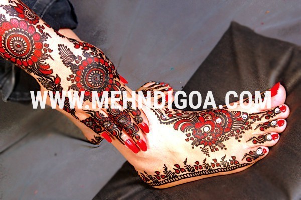 black-and-red-mehndi-4